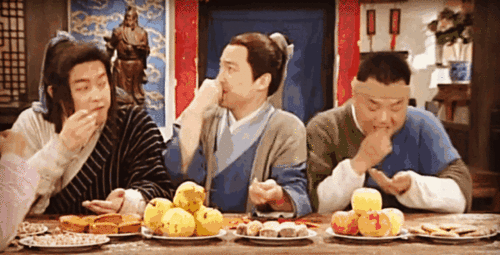 吃瓜看戏磕瓜子,吃瓜看戏，磕瓜子里的生活百态