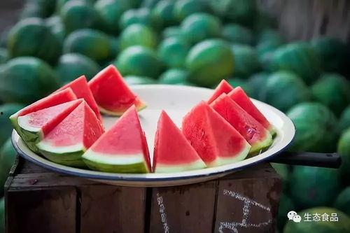 商场吃西瓜大会放肆吃瓜,商场西瓜大会，尽享清凉盛宴  第2张