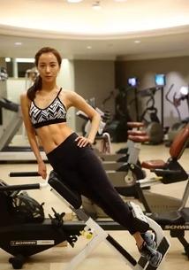 女腹肌吃瓜,揭秘女性健身之美  第3张